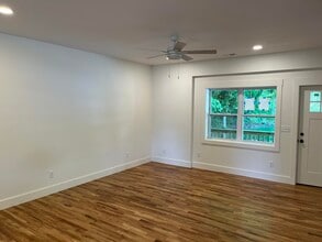 211 Love St in Hendersonville, NC - Building Photo - Building Photo