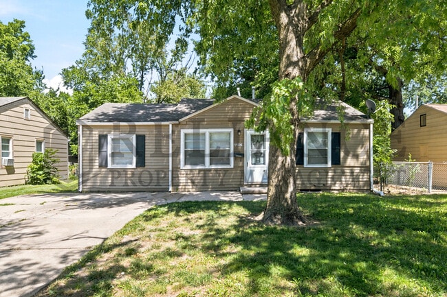 property at 1126 Silverdale Ct