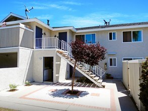 2313 Franzen Ave in Santa Ana, CA - Foto de edificio - Building Photo