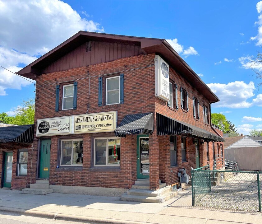 1443 Regent St in Madison, WI - Building Photo