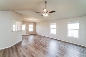3709 Whisper Trce in Schertz, TX - Building Photo - Building Photo