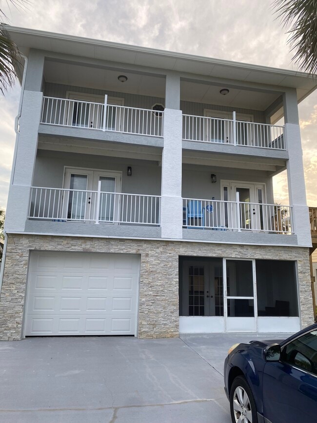 1343 N Central Ave, Unit beach apartment 1st floor