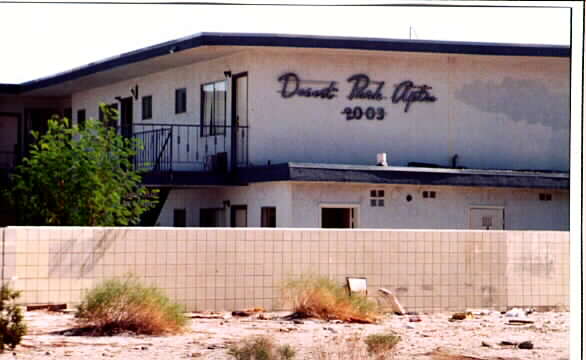 2003 E Desert Park Ave in Palm Springs, CA - Foto de edificio