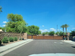 2754 S Apache Dr in Chandler, AZ - Building Photo - Building Photo