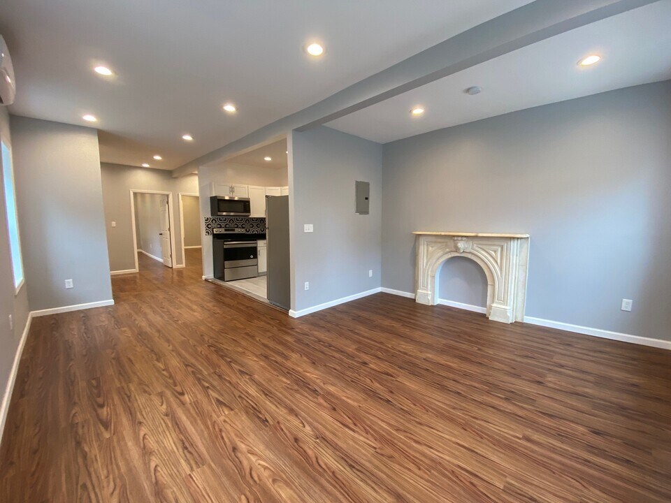 383 Liberty St in Newburgh, NY - Building Photo