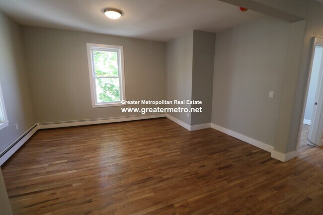 193 I St, Unit 4 in Boston, MA - Foto de edificio - Building Photo