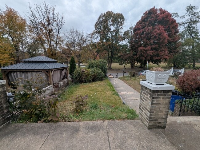 5627 N 16th St in Philadelphia, PA - Building Photo - Building Photo