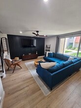 266 E Via Escuela, Unit D in Palm Springs, CA - Building Photo - Building Photo