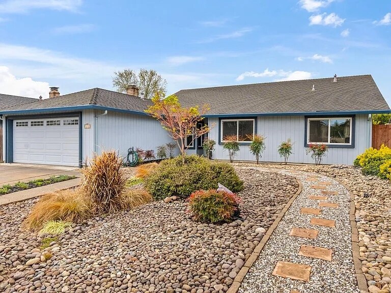 1032 Friar St in Stockton, CA - Building Photo