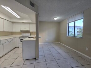 8255 SW 152nd Ave, Unit E-411 in Miami, FL - Building Photo - Building Photo