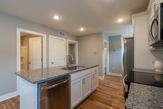 635 3rd St NW, Unit #2 in Grand Rapids, MI - Building Photo - Building Photo