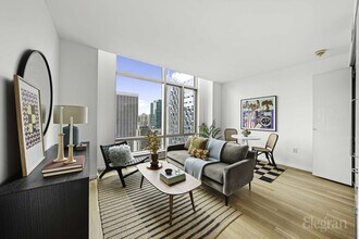 18 W 48th St in New York, NY - Building Photo - Building Photo