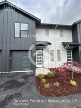 11229 NE Russell St in Portland, OR - Building Photo - Building Photo