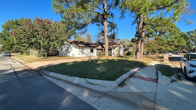 2118 Westwood Dr in Denton, TX - Building Photo - Building Photo