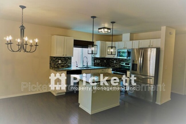 6842 Aquene Loop NE in Bremerton, WA - Building Photo - Building Photo