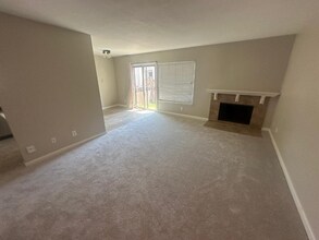 370 Tully Rd in Modesto, CA - Building Photo - Building Photo