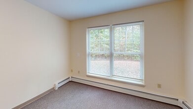 Wadleigh Senior Housing in Newmarket, NH - Building Photo - Building Photo