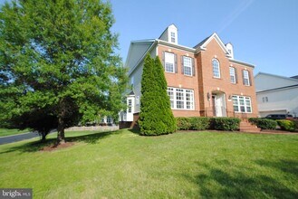 22754 Brookshade Dr in Ashburn, VA - Building Photo - Building Photo