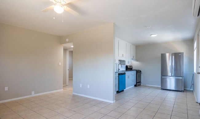 710 W 12th St, Unit #2