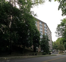Harvard Towers in Washington, DC - Foto de edificio - Building Photo
