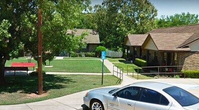 202 Keasler in Hughes Springs, TX - Building Photo - Building Photo