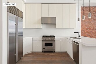 46 Lispenard St in New York, NY - Building Photo - Building Photo