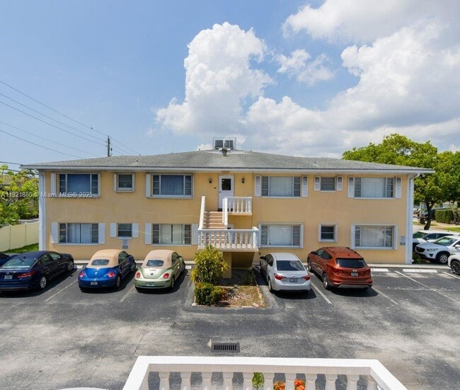 5840 NE 22nd Way in Fort Lauderdale, FL - Building Photo - Building Photo