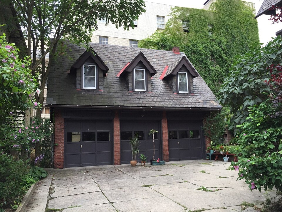 201 Lytton Ave in Pittsburgh, PA - Building Photo