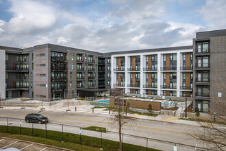 Revl Med Center in Houston, TX - Foto de edificio - Building Photo