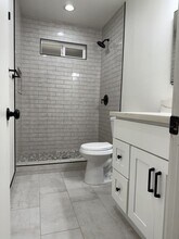 688 Atchison St in Pasadena, CA - Foto de edificio - Building Photo