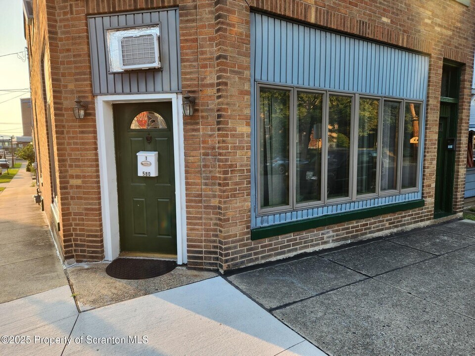 580 E Main St in Wilkes-Barre, PA - Building Photo