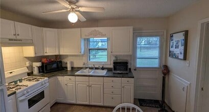 1300 Baltimore St in Pleasant Hill, MO - Building Photo - Building Photo