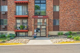 Lily Lake Terrace in Stillwater, MN - Building Photo