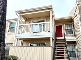 2750 Holly Hall St, Unit 504 in Houston, TX - Building Photo