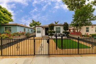 218 E Hullett St, Unit Front in Long Beach, CA - Building Photo