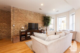 3750 N Wilton Ave, Unit 4 in Chicago, IL - Building Photo - Building Photo