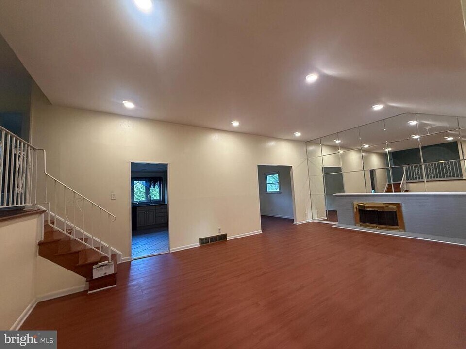 118 Spring House Rd in Cherry Hill Township, NJ - Building Photo