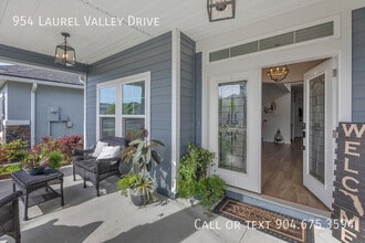 954 Laurel Valley Dr in Orange Park, FL - Building Photo - Building Photo