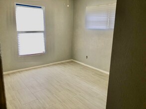 519 Colfax Dr in Daytona Beach, FL - Building Photo - Building Photo