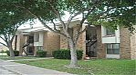 Taylor Square Apartments in Taylor, TX - Foto de edificio - Building Photo