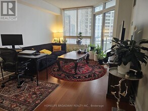 78-678 Harrison Garden Blvd in Toronto, ON - Building Photo - Building Photo