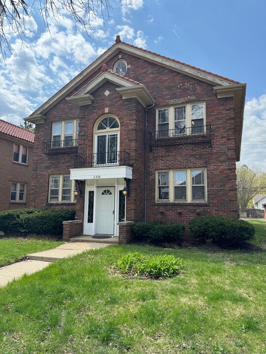2308 Melrose St in Rockford, IL - Building Photo