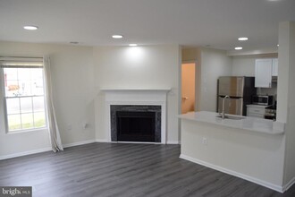 12151 Old Salem Ct in Woodbridge, VA - Building Photo - Building Photo