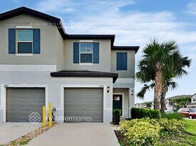 8278 Crescent Oaks Dr in New Port Richey, FL - Building Photo