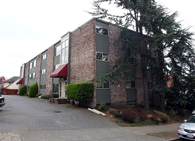 The Molokai Apartments in Seattle, WA - Building Photo - Building Photo