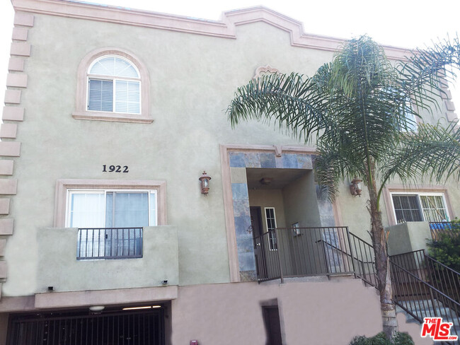 property at 1922 Crenshaw Blvd