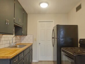 1823 N Jeanette Ave in Wichita, KS - Building Photo - Building Photo