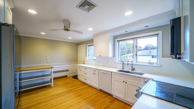 property at 165 Evelyn Rd