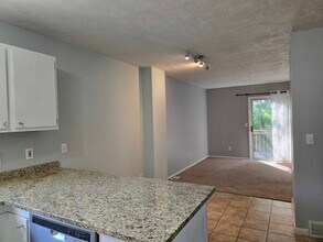 906 Cedar Run Ct NW in Walker, MI - Building Photo - Building Photo