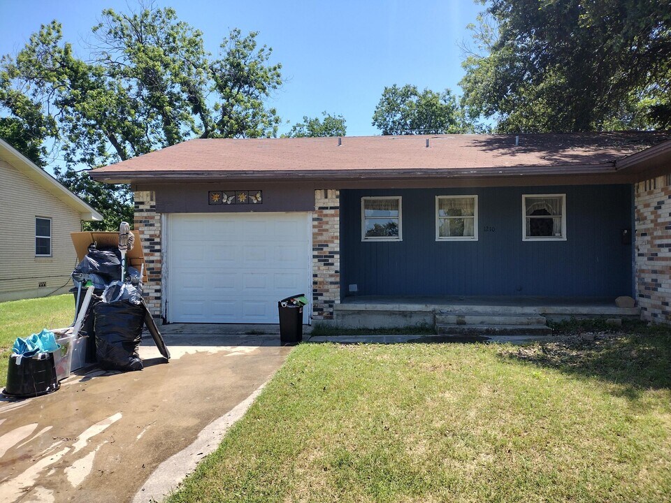 1210 Cedar Dr in Killeen, TX - Building Photo
